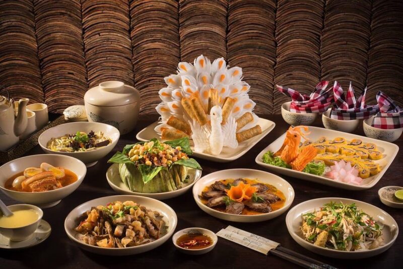 Top 10 món ăn ngon nổi tiếng nhất Việt Nam