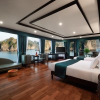 EXECUTIVE SUITE WITH SUN TERRACE