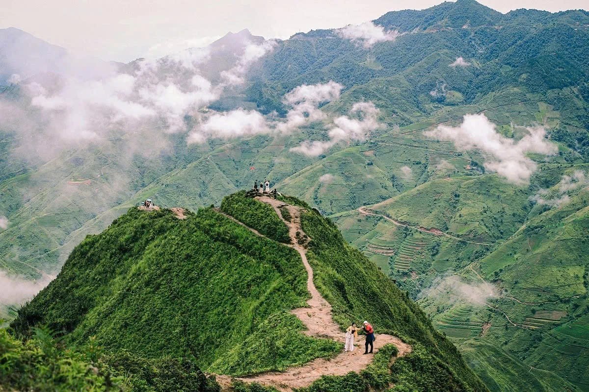 Moc Chau - Cloud hunting at Ta Xua Tour
